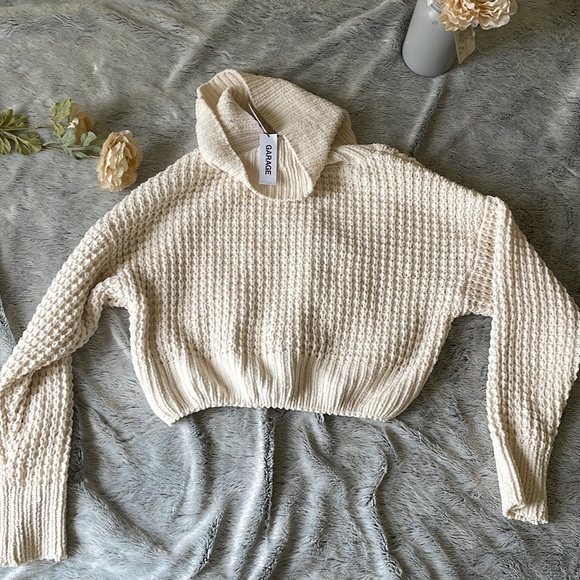 NWT knit crop sweater - Picture 2 of 2